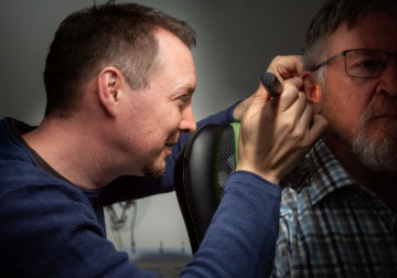 Hearing-Aid-Specialist_Copyright-Jan-Soehlke_010