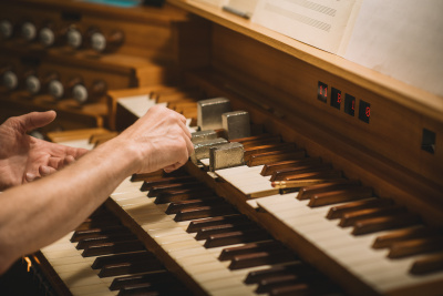 Martin Herchenröder (Orgel III)