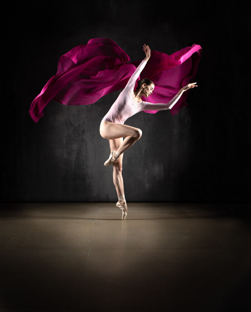Canon sponsored ballett photography workshop with photographer Sascha Hüttenhain and model Daria Stratovych at Wolfgang W. Sohn's popup gallery "The Sixty" in Düsseldorf on 19 November 2025. Copyright Jan Söhlke.