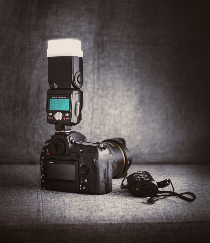 A Nikon D850 Camera with an onbody Nikon SB 800 Speedlight in TTL mode photographed by Jan Söhlke
